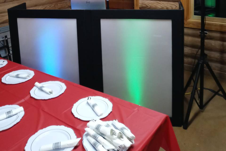 Corner booth