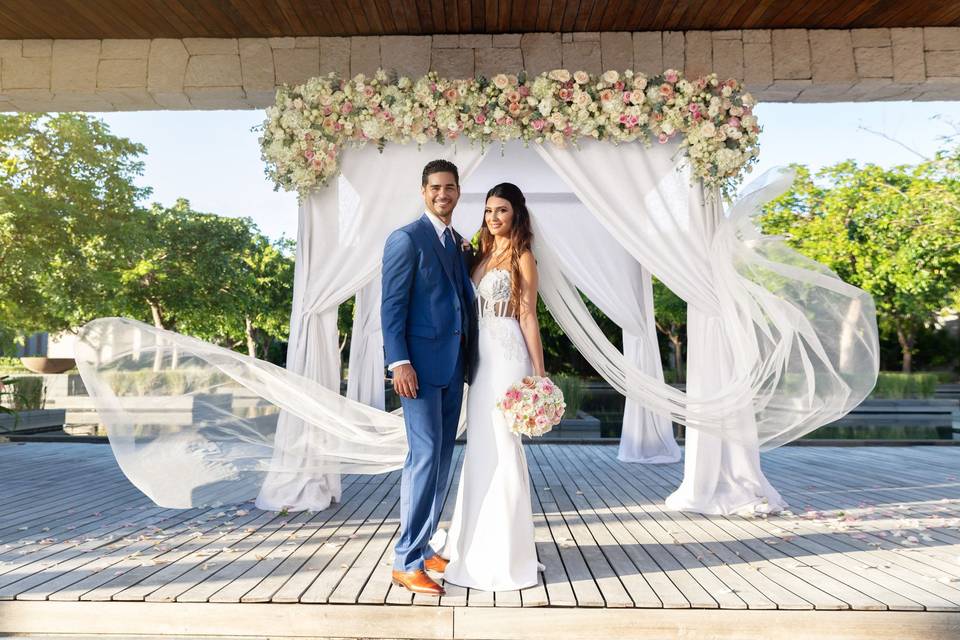 Pampas ceremony arch - Banyan Tree