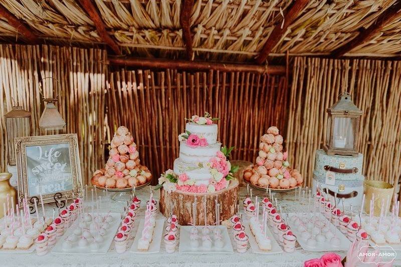 Cake and dessert table Tulum