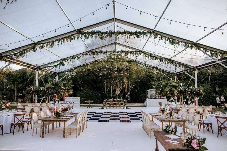 Transparent tent for reception