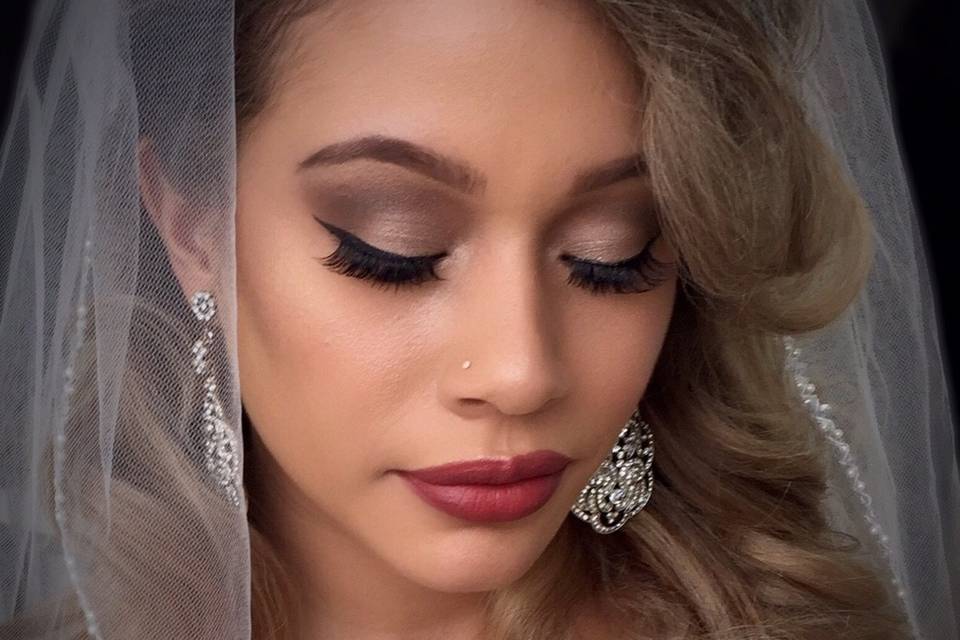 Glam bridal makeup
