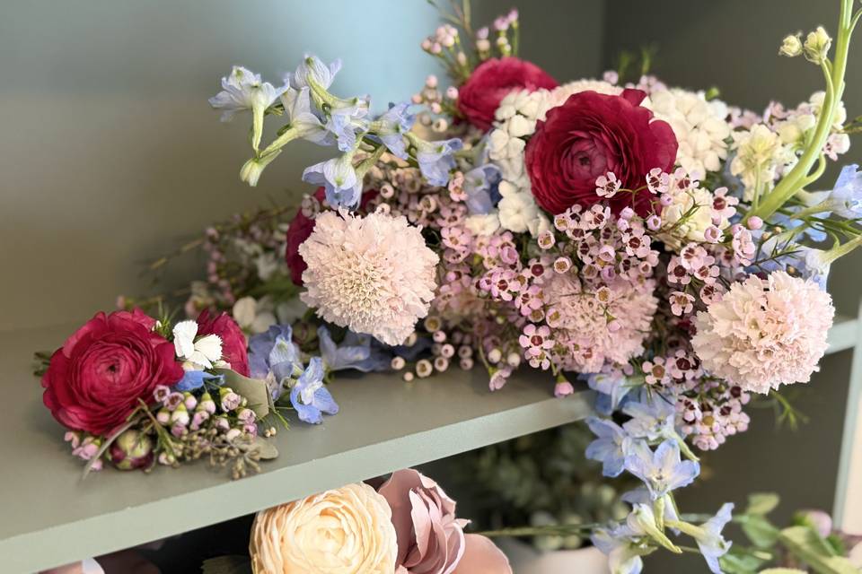 Sample bouquet & boutonierre