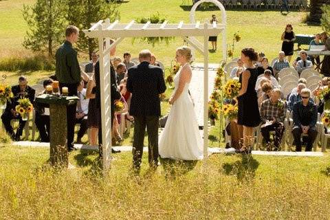 Glacier Meadows - The Wedding Place