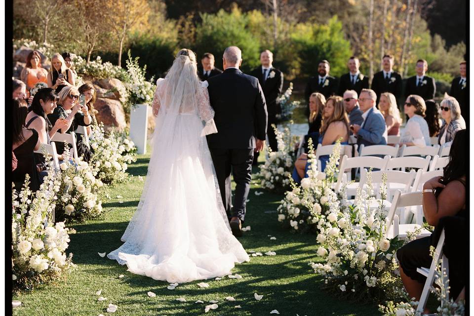 Walk to the aisle