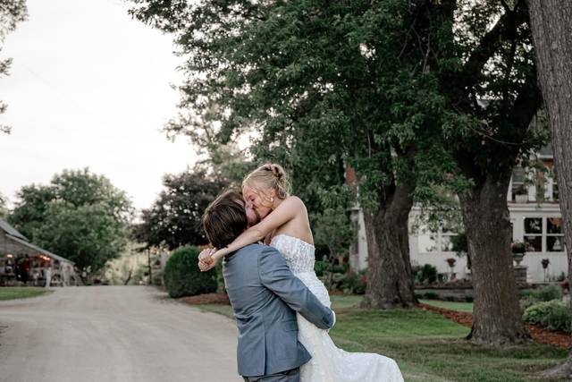 Chloe Schuster imagery