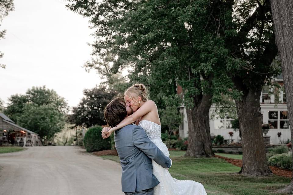 Chloe Schuster imagery