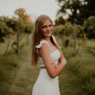 Chloe Schuster