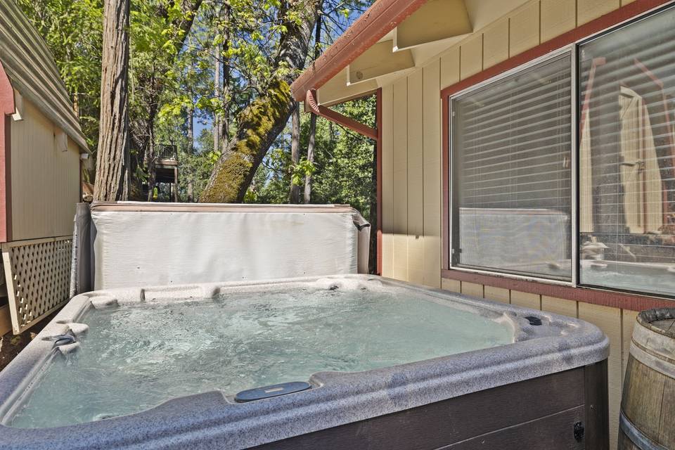 Enchanted Pines Hot Tub