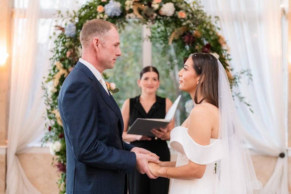 The Bilingual Wedding Officiant