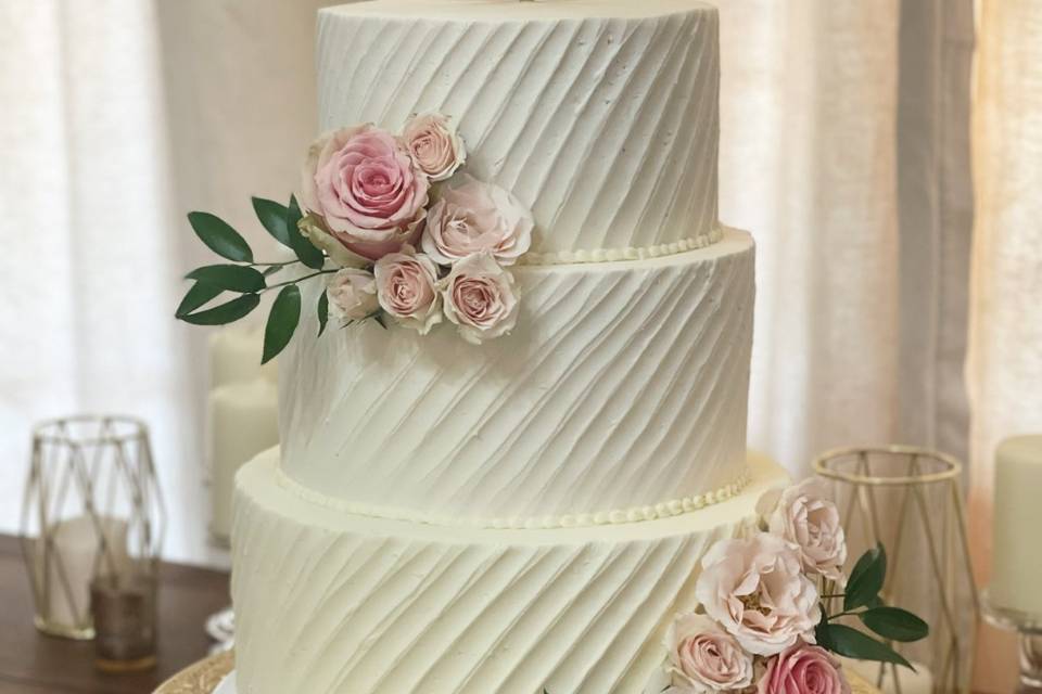 Diagonal swipe buttercream