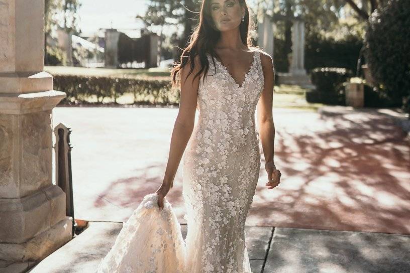 Elegant Moira Hughes wedding dress