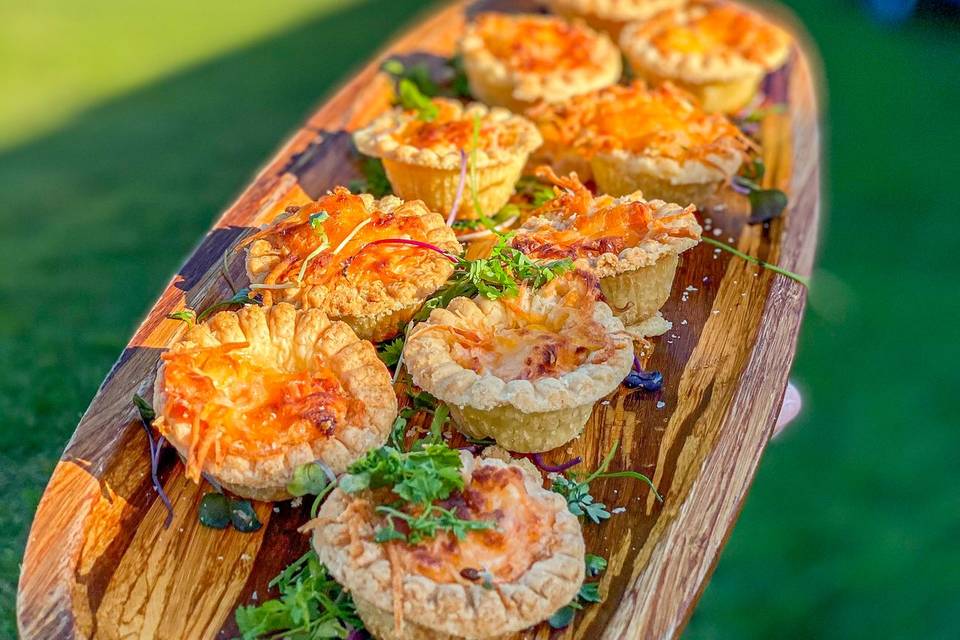 Petit tomato pies