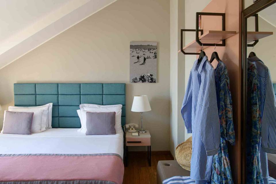 Room Detail