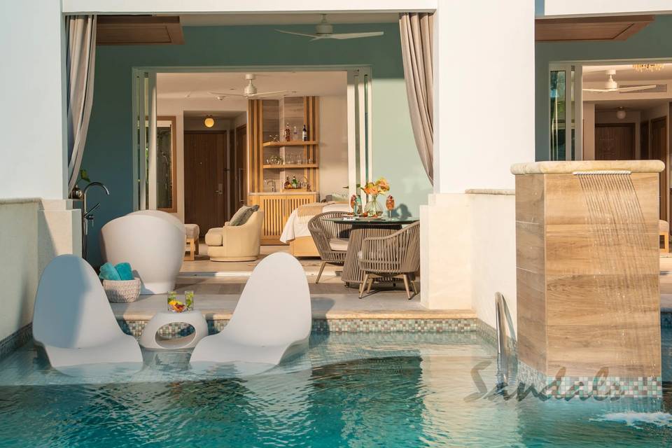 Swim-up Suites