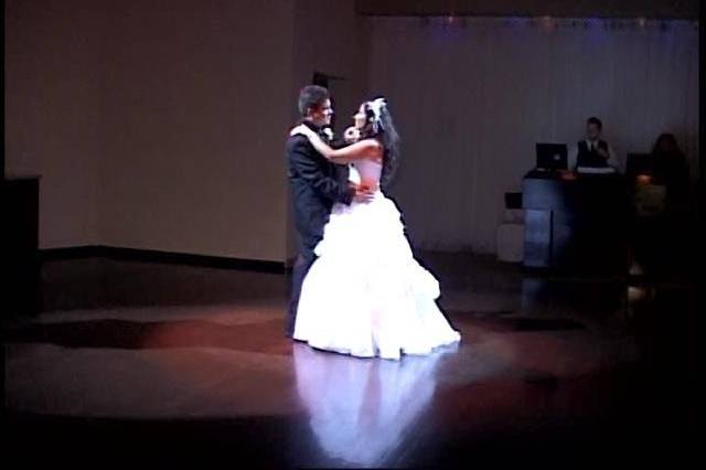 Kimi & Clint's first dance