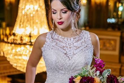 Elegant makeup & hair bride