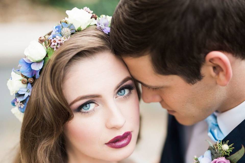 Romantic wedding makeup, wavy bridal hairstyle