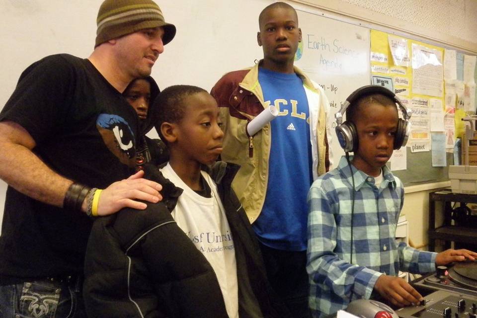 Teaching kids the art! Kashif University!