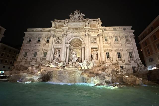 Romance in Rome, Italy