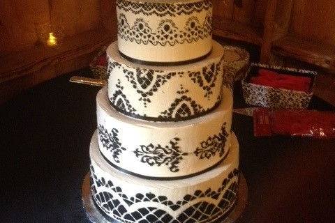 Intricate 5-tier wedding cake