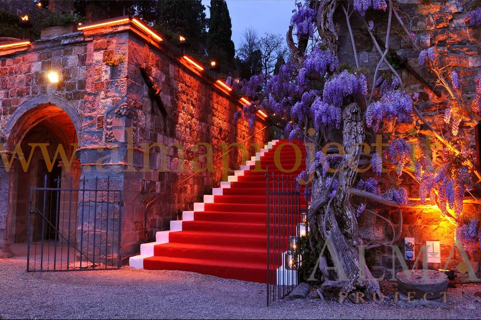 ALMA PROJECT 24/7- Vincigliata - Garden - Red Carpet Stairs production - amber light - 3