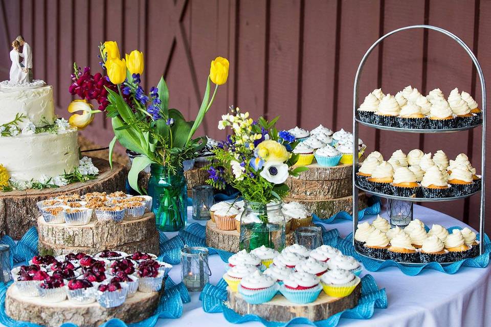 Desserts table | Infinity Images