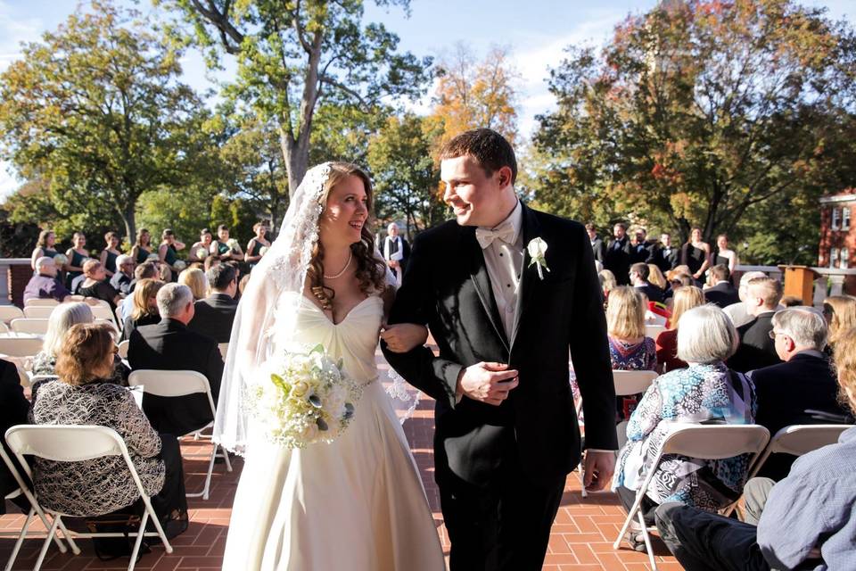 The newlyweds | George Street Photography