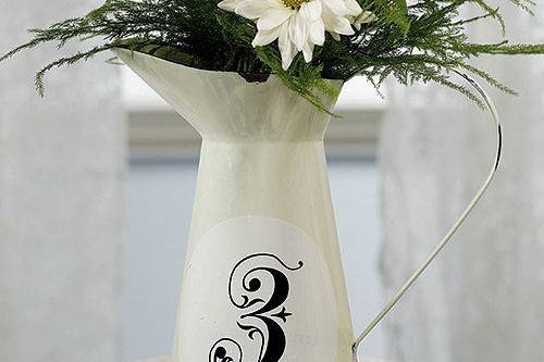 French Provençal Style Enamel Pitcher Wedding Centerpieces http://www.littlethingsfavors.com/frprstenpiwe.html