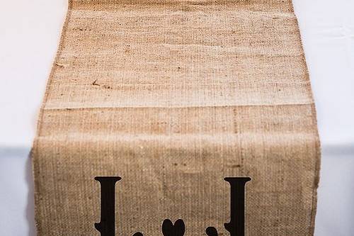 Personalized Long Burlap Table Runner with Vineyard Monogram http://www.littlethingsfavors.com/pelobutaruwi1.html