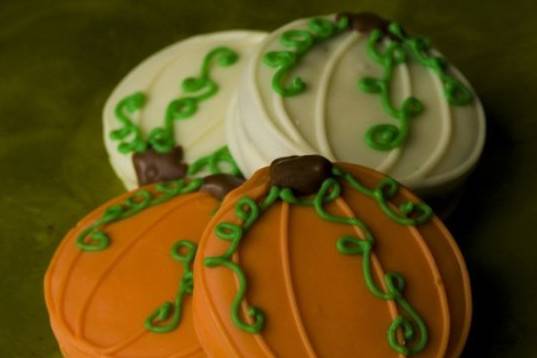 Pumpkin Patch Chocolate Dipped Oreos Wedding Favors (Set of 2)