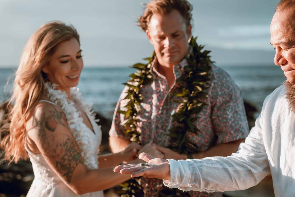 Elopement photo Maui