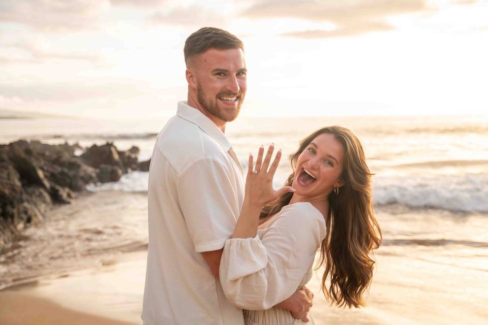 Proposal-engagement photo Maui