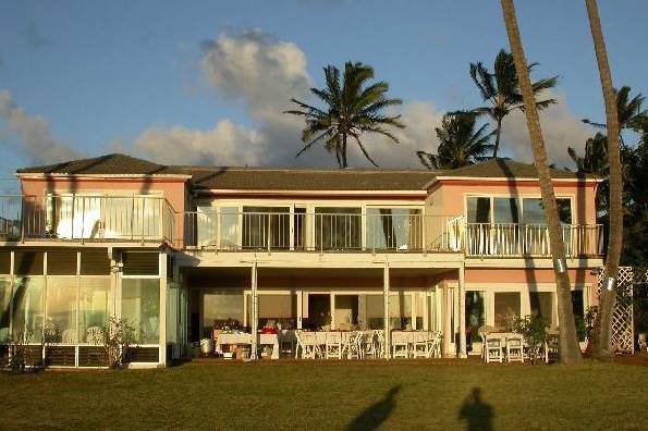 Da Pink House on Da Beach