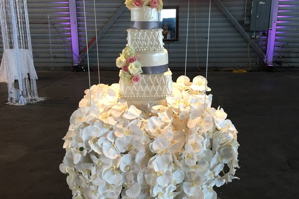 Floral wedding cake