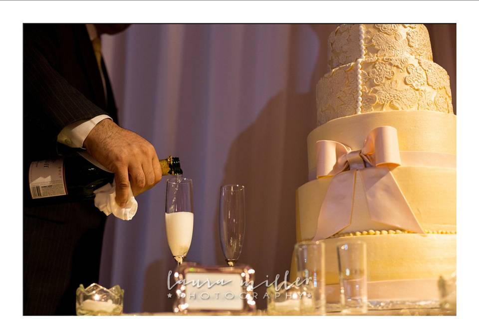 Wedding cake and wine