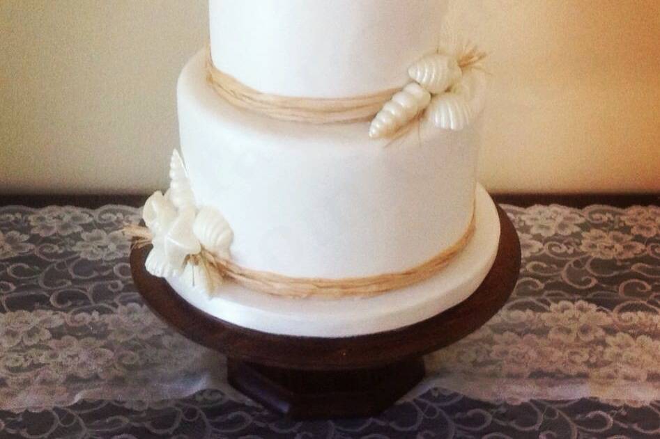 Two layered white cake