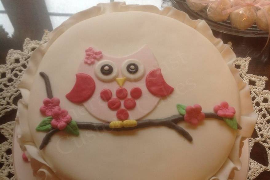 Owl designed cake