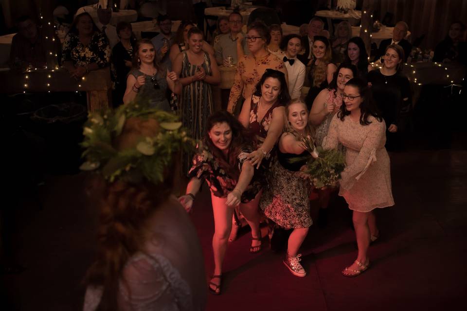 Reception: Bouquet Toss