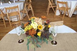 Floral table centerpiece