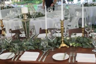 Table setting and leaves