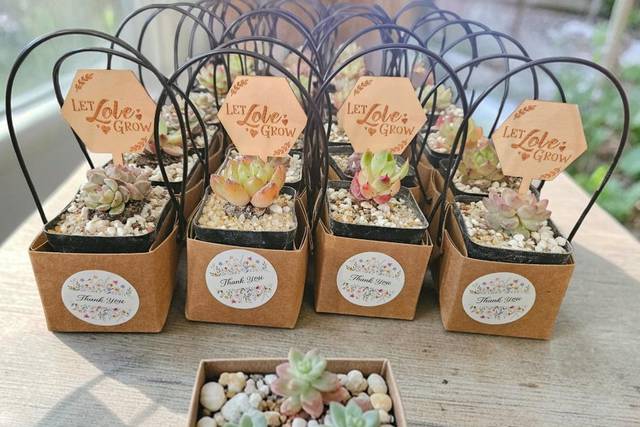 Customized Wedding Favors