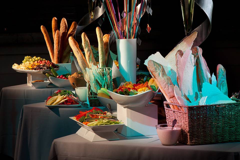 Dramatic table buffet