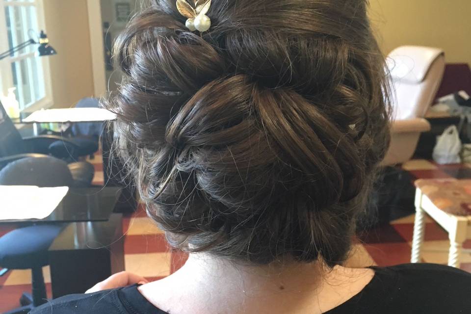 Wedding updo with accessory