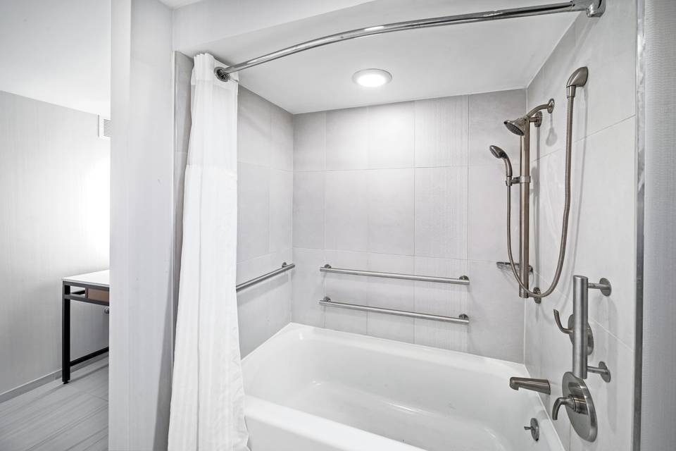 DoubleTree by Hilton Hotel Tulsa - Warren Place