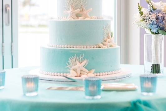 Soft blue wedding cake
