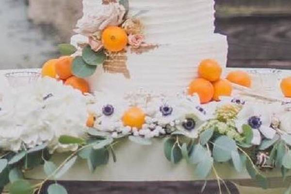 Rustic wedding cake