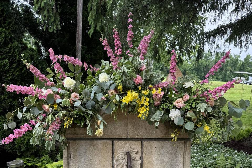 Gorgeous florals & cocktails!