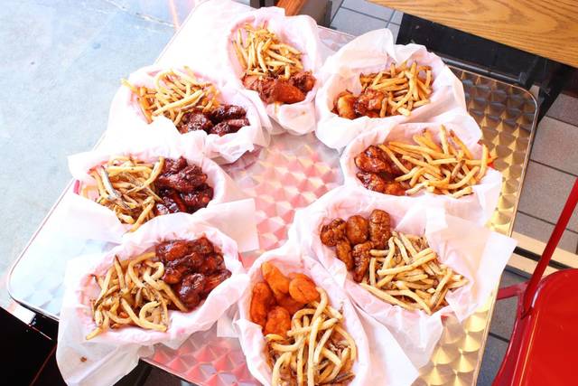 Doctor Dogs Food Truck
