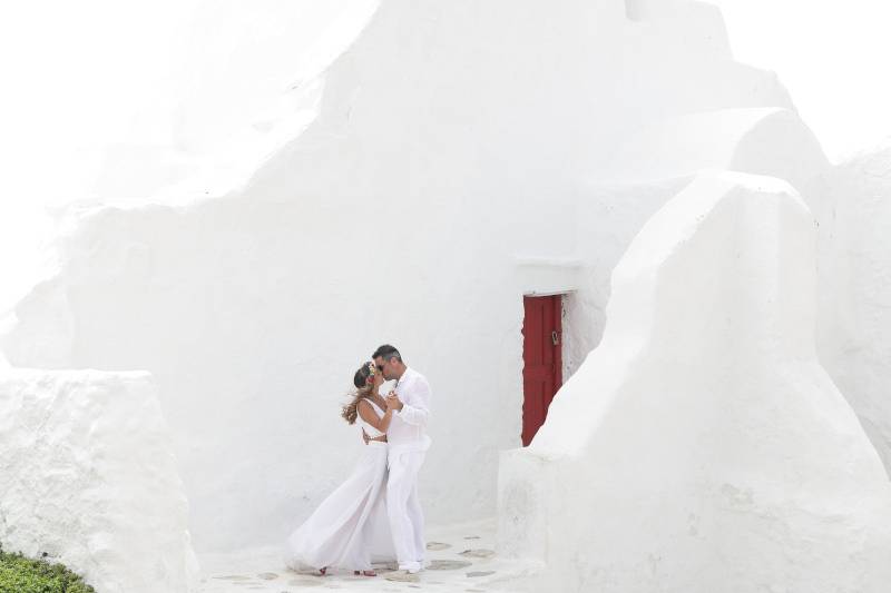 Mykonos Town couple kissing