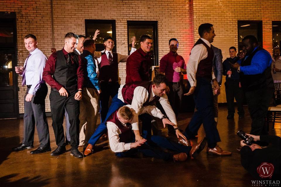 The scramble for the garter